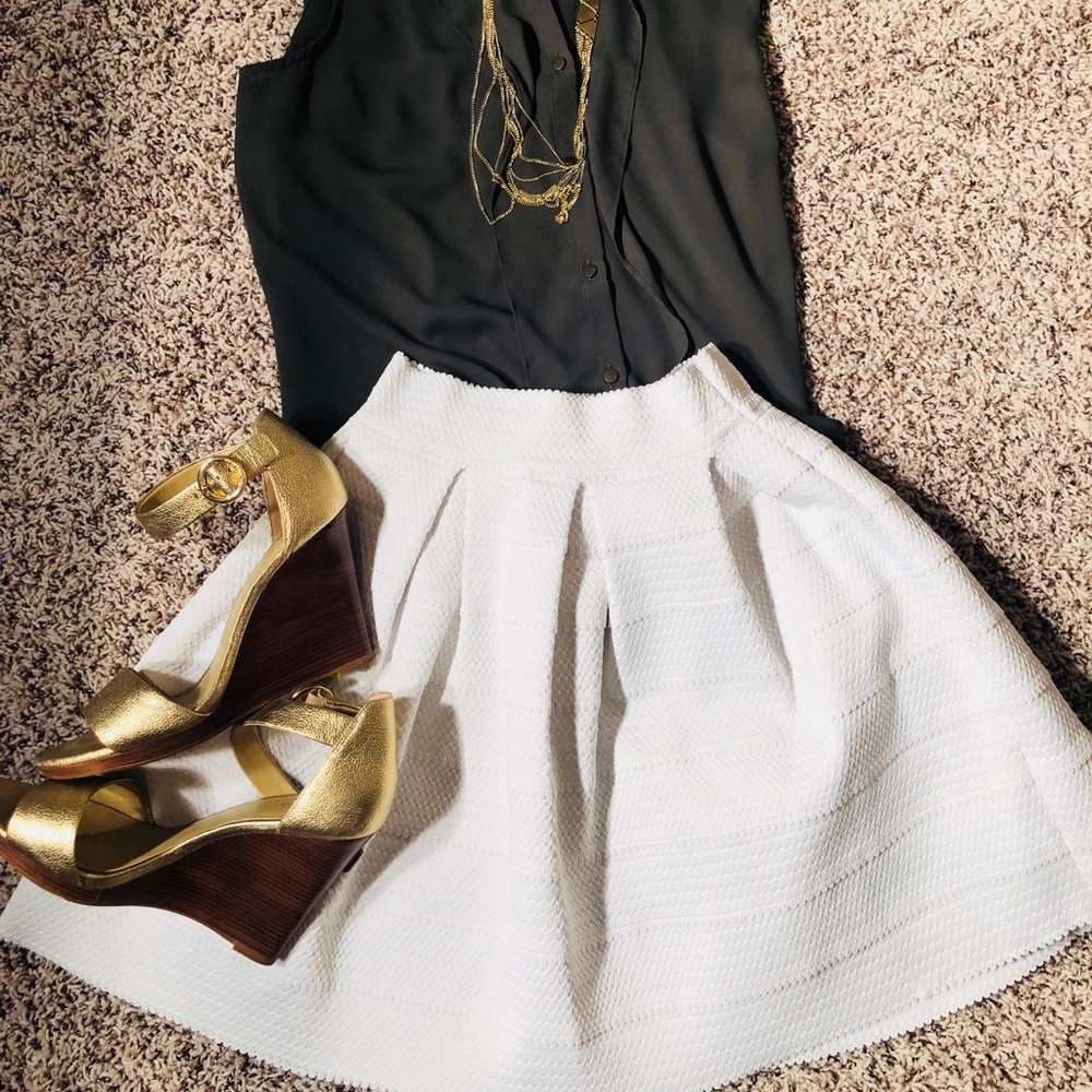 EXPRESS WHITE FLARE SKIRT